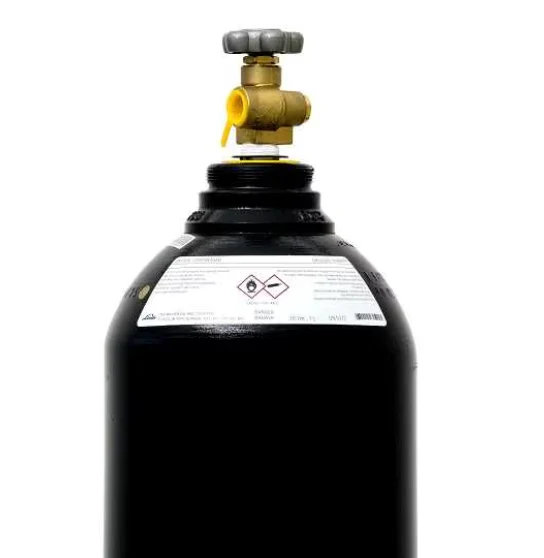 Silinder gas oksigen industri Linde berwarna hitam yang dibekalkan Bann Edar di Kangar, Perlis